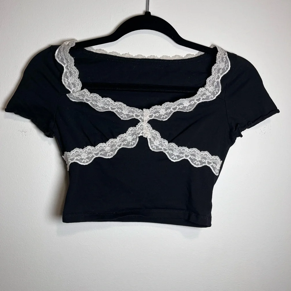 Scoop Neck Little Black Lace Trim Crop Too Tee Women’s T-Shirt Sz XS Vintage EUC - Picture 2 of 7